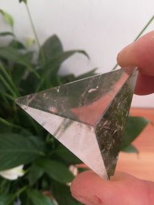 Tetrahedron, clear quartz, 45mm